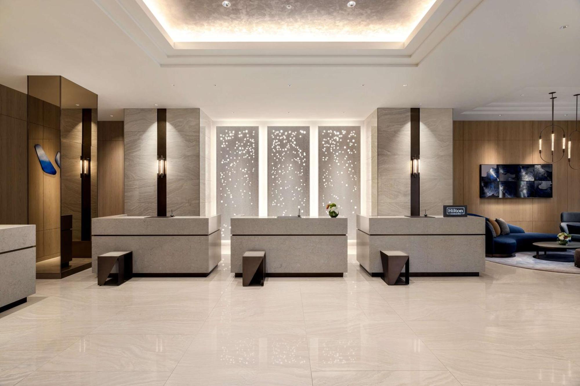 Hotel Doubletree By Hilton Toyama Station Exterior foto